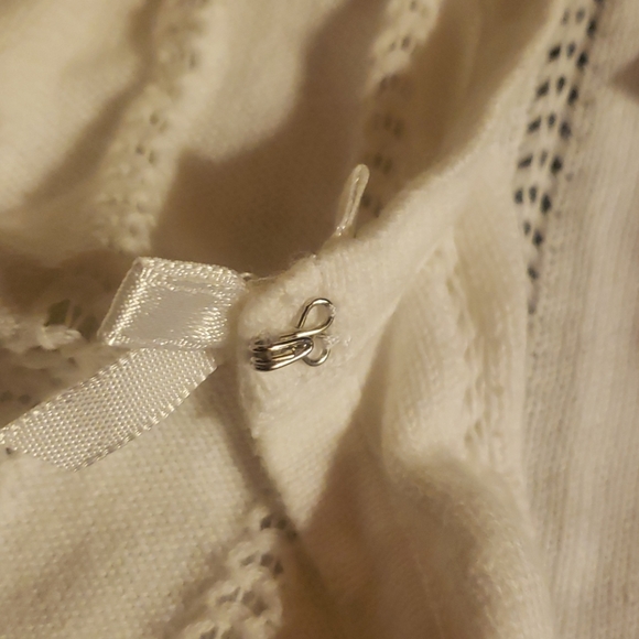 Sweater - Picture 4 of 6